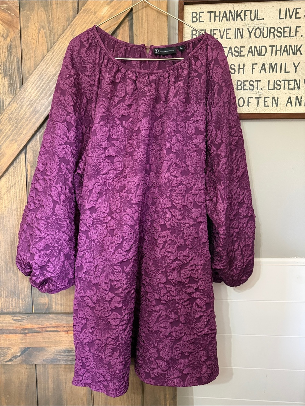 New York & Company Textured Plum Long-Sleeve Shift Dress in Size Medium